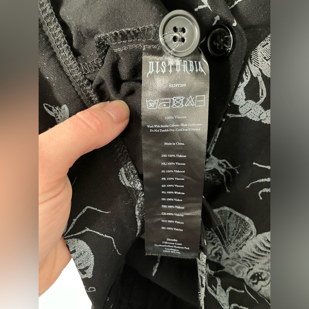 Disturbia Parasite bugs printed cropped button up shirt - Picture 10 of 13